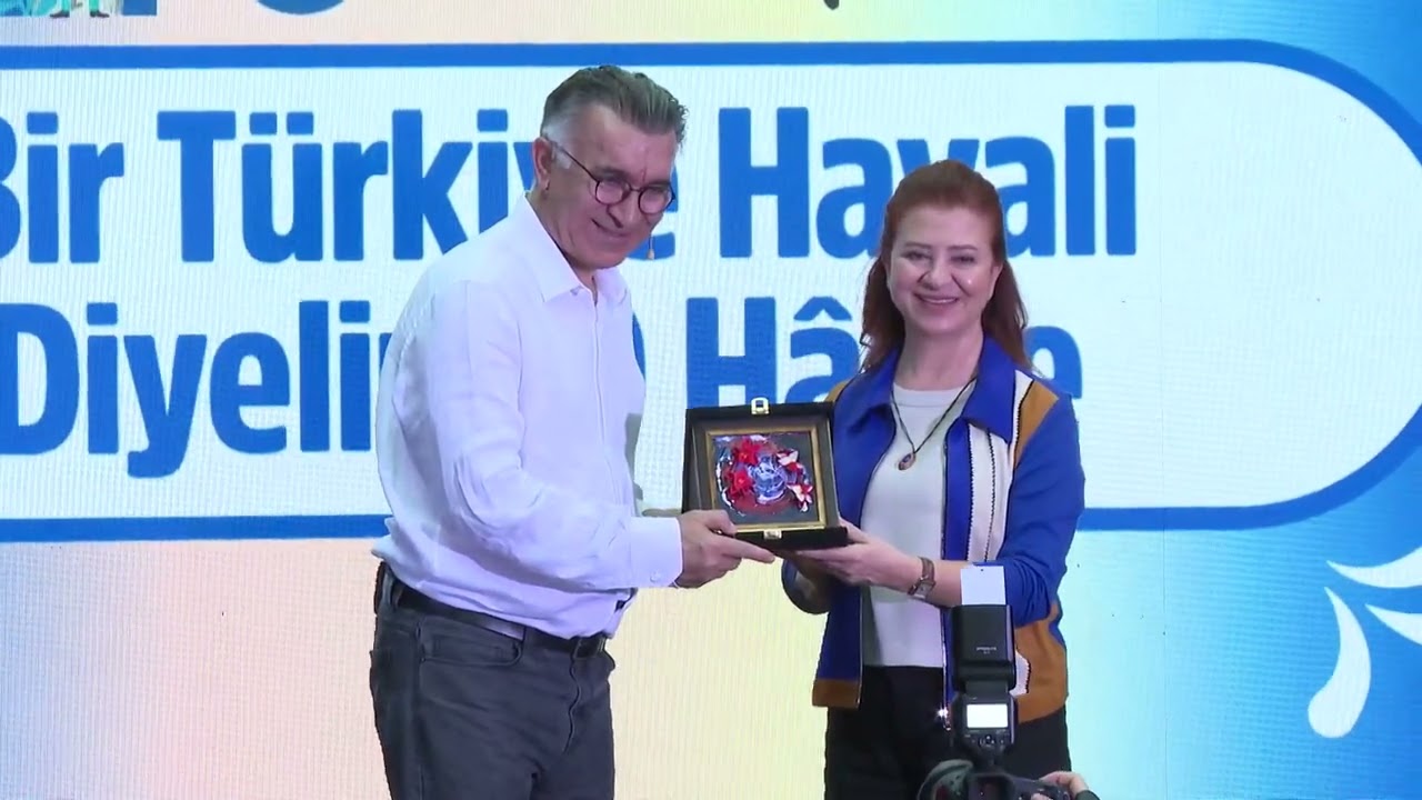 BAŞKAN SEÇER, FESTİVALİN SON GÜNÜNDE SÖYLEŞİLERLE BİLGİ ŞÖLENİNE KATILDI