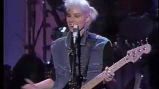 Aimee Mann / Til Tuesday -  Looking Over My Shoulder / Sleeping And Waking live 1987
