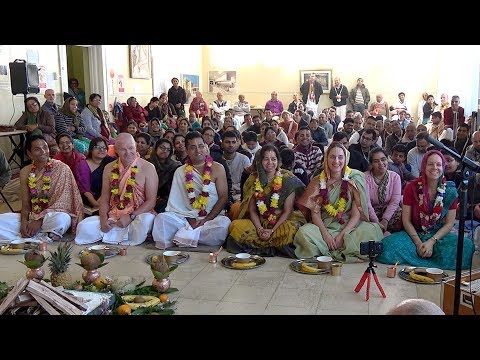 Initiation Ceremony Kirtan - HH Kadamba Kanana Swami