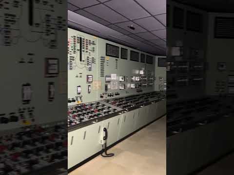 Abandoned Nuclear reactor control room in Fukushima red zone !