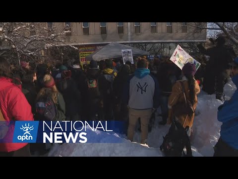 Activists in Montreal send a message to Trudeau | APTN News