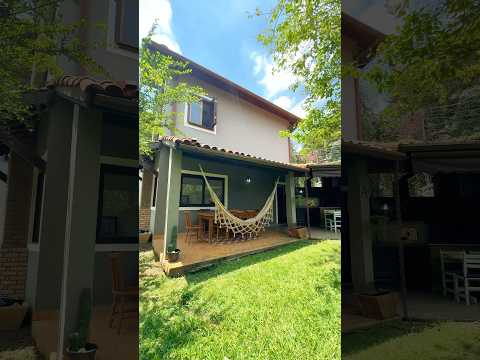 Linda casa em condomínio fechado Granja Viana