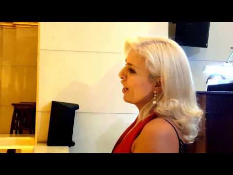 Coral Rapsódia - AVE MARIA GOUNOD - Claudia Ferrari