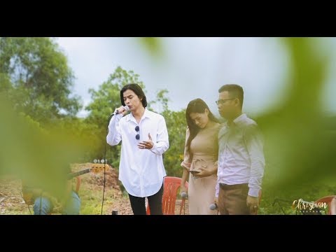 Thể hiện bởi Bùi Caroon
