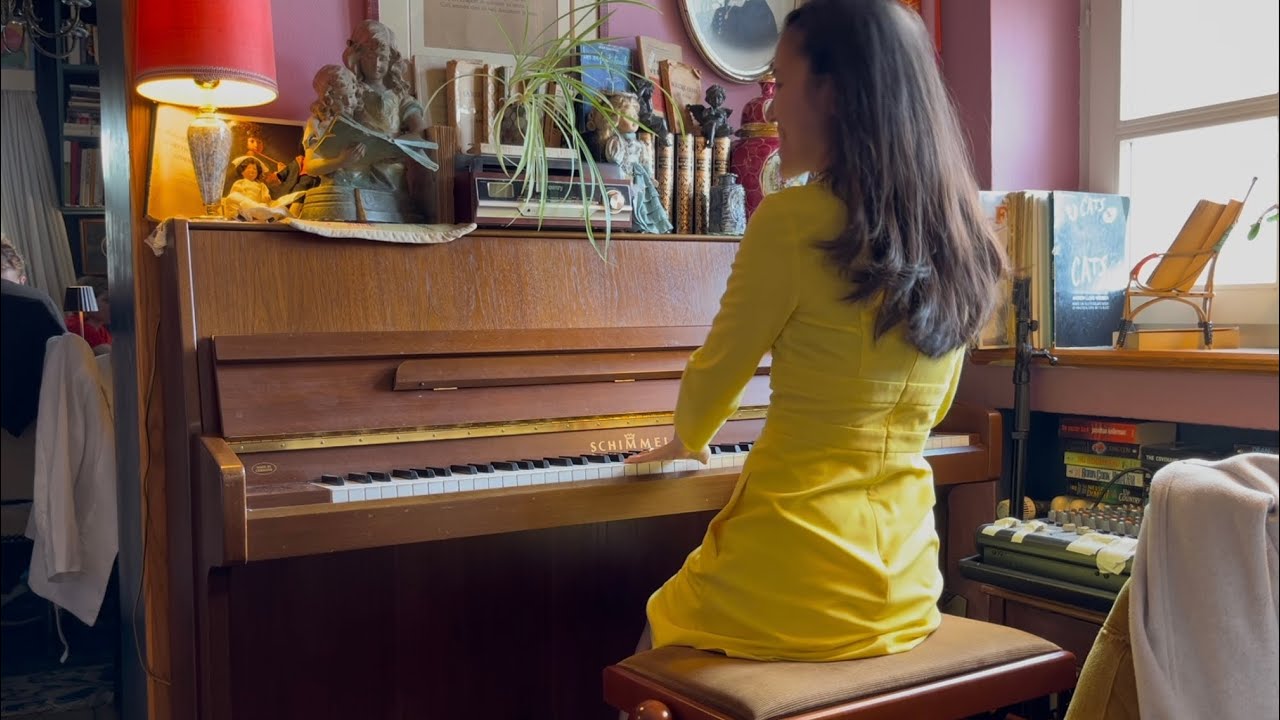 Yiwei Huang live at Le Bovary, Luxembourg