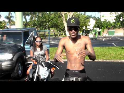 Vlg Rocki - Bien Di Yo ((atila recordz)) - 2011 CLIP LOW QUALITY [WALPIXX RIDDIM BY MAFIO HOUSE]