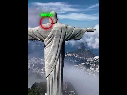 Camavinga & Vinicius At The Statue 😂😂