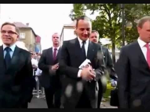 "A słowo ciałem się staje"...