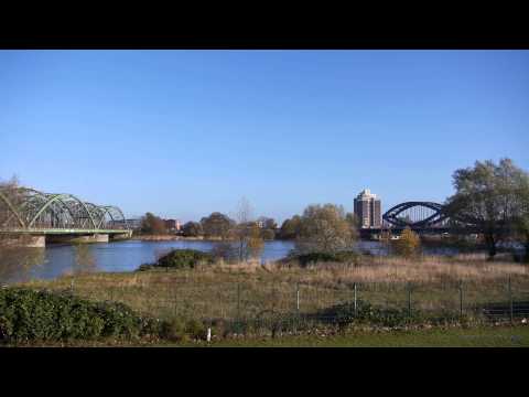 Hamburg, Veddel, Blick auf die Elbe, Norderelbbrücken - Full HD (1080p) Videobild