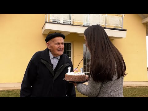 Kryeplaku Azgan Binakaj sot mbushi më shumë se një shekull jetë