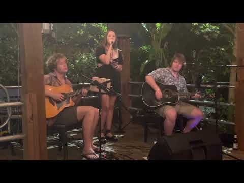 Elles Bells w Ziggy and the Bear