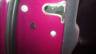 How to Apply and Release Child-proof Rear Door Locks on a Mercedes-Benz A160