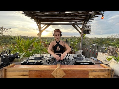 Caro Zamora | Melodic House & Techno Mix | By @EPHIMERATulum
