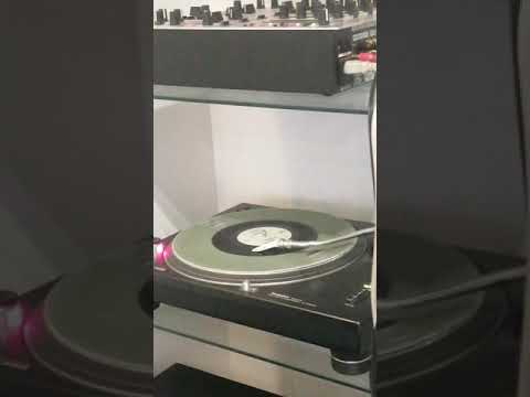 DARIEN DEAN featuring AVERY SUNSHINE - someone is you