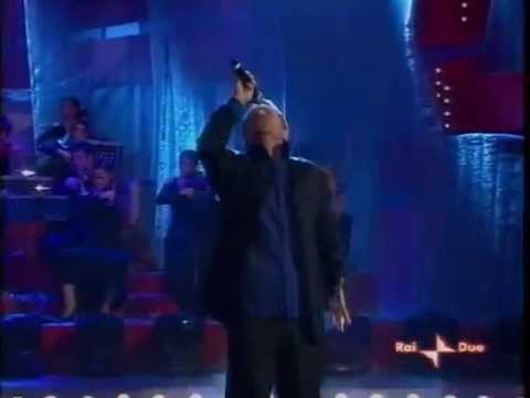 Franco Simone in Io vorrei non vorrei ma se vuoi di Lucio Battisti. Live con orchestra