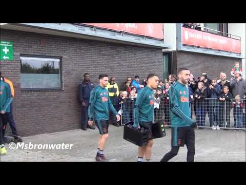 opkomst ajax spelers bij  Openbare training voor de wedstrijd tegen feyenoord