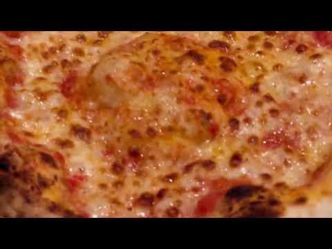 Panetti Pizzetta Primo pizza on 450 with door open🎸about 90sek cooking time