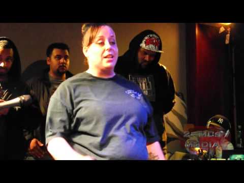 Synn Clearly vs Mika Mae