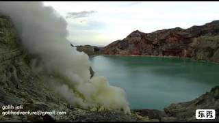 preview picture of video 'Ijen Crater Super Exotic Vulcanic Landscape'