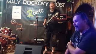 Video Rokáč - basa a klávesy