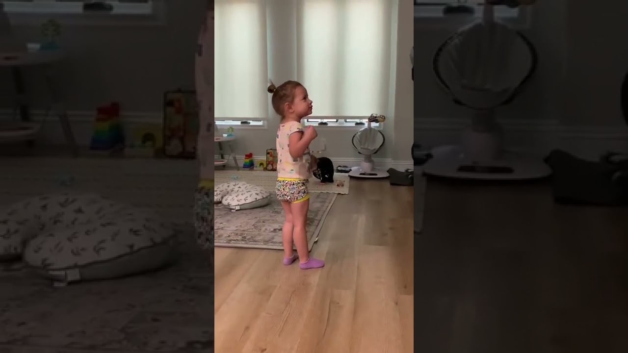 Ry potty training, Margot sits up.