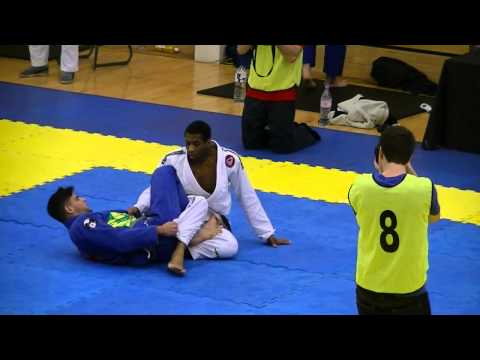 Lucio Sergio Dos Santos. Abu Dhabi world pro trials 2013 fight 1.MTS