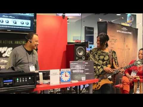 NAMM 2013: Nick Smith plays the Lounge Lizard EP-4 electric piano accompanied by Stanley Jordan