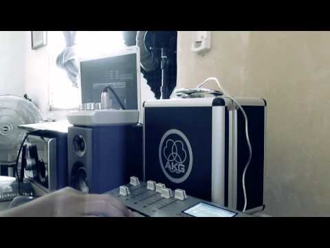 Akai mpd 24 (beatmaking 90's ols chool boom bap) versoproduce