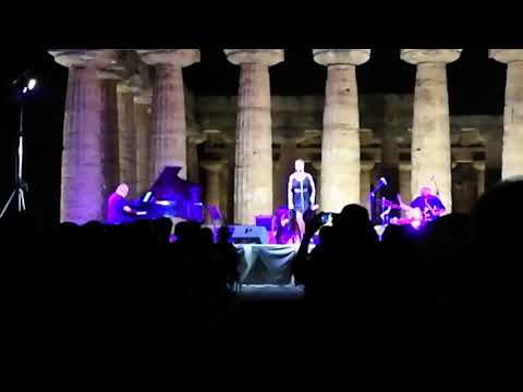 2018 - KELLY JOYCE a Paestum: 3 minuti di "Medley"