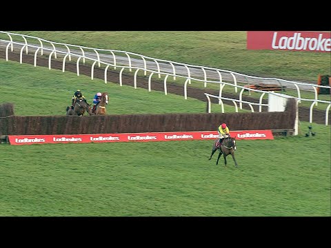 2018 Ladbrokes Trophy goes to SIZING TENNESSEE who leads home a Colin Tizzard one-two