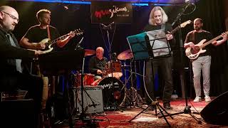 Ask Me No Questions / Albert King SRV