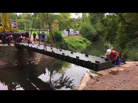 Neubau der Naturbrücke im Park an der Ilm
