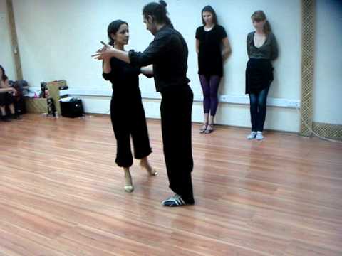 Leandro Furlan and Gaia Pisauro. Linear and circular boleos