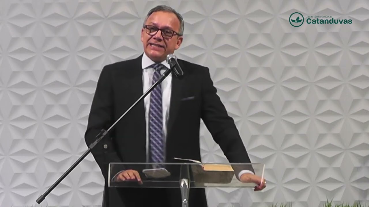 Pr. Carvalho Junior | O Deus que Conhece