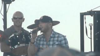 Cole Swindell  - Beer in the Headlights (Luke Bryan cover) 11/16/14 St. Pete/Tampa
