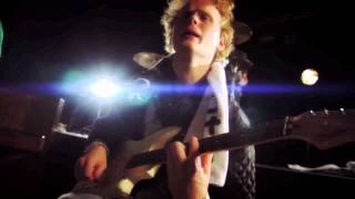 Kakkmaddafakka - Gangsta (Official Video)!