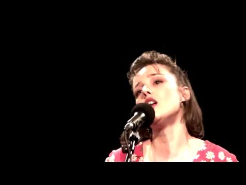 Hommage à Barbara - Angelina Wismes - Reprend "Dites le-moi"