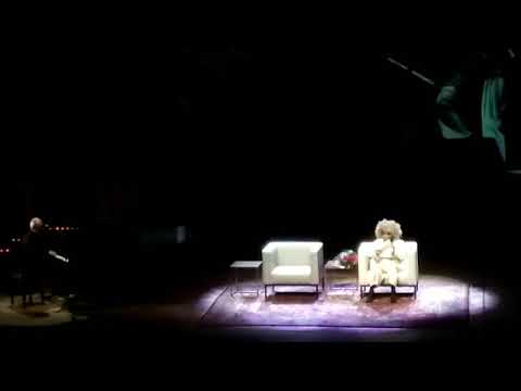 'Flores Horizontais', com Elza Soares e José Miguel Wisnik no Salão de Atos da UFRGS.