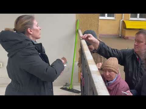 Допомагаємо бути здоровими. Роздача гуманітарних ліків.