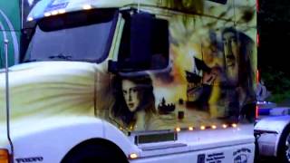 preview picture of video 'A truck on the road in germany with pictures of Pirates of the caribean.'