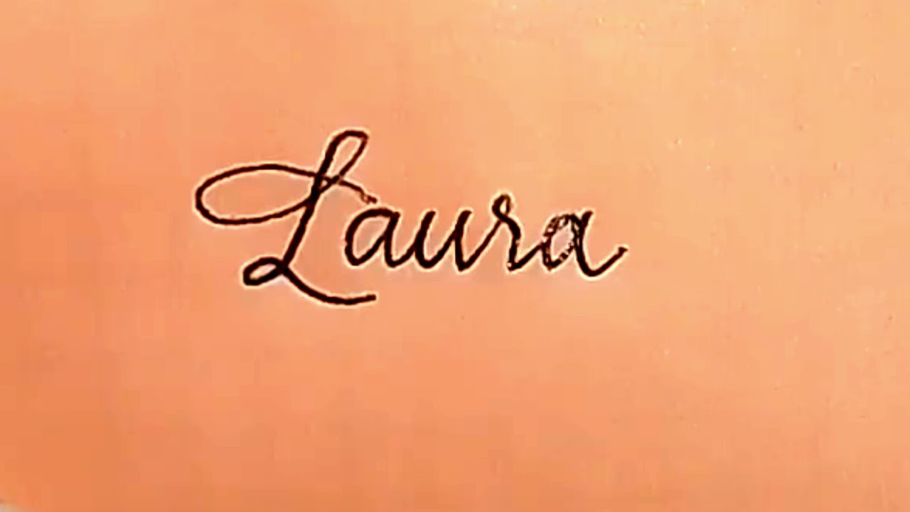 Nombres escritos en letra cursiva por la letra L