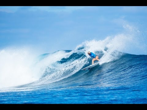 Bethany Hamilton defeats Tyler Wright in Fiji Women's Pro