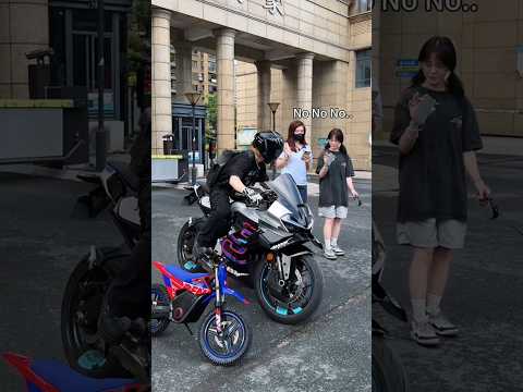 💔😢💔The girls refused to go for coffee with the bike rider.