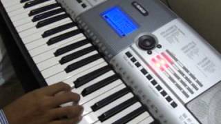 Play in Keyboard - English - Kenny G - The Chanukah Song