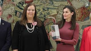Su Majestad la Reina recibió en audiencia a una representación de la Asociación Víctimas del Terrorismo, que le harán entrega del XIII Premio 'Ver