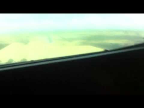 B737-800 wind shear on short final