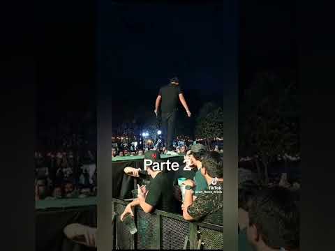 Cinto armani con los tenis Tommy - En Vivo