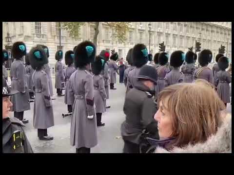 The Queens/Kings` Guards Play Mordechai Ben David`s Moshiach......
