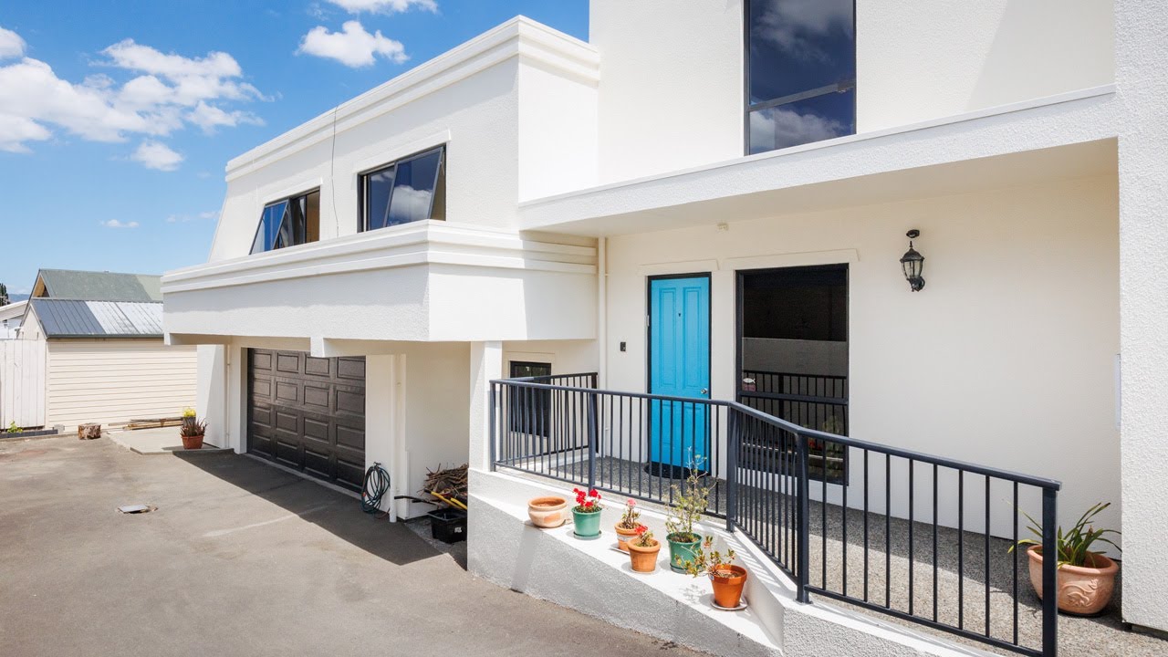 Central Living with Self-Contained Office