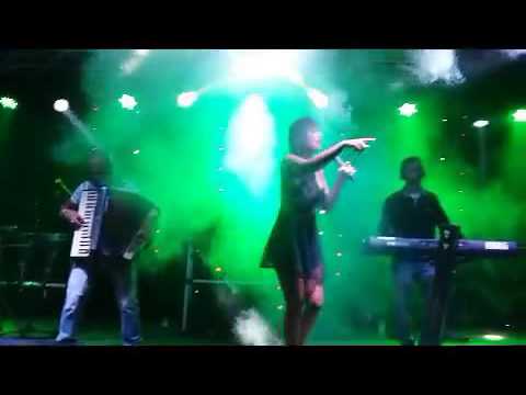 Sapatilha 37 - Banda Chama no trem